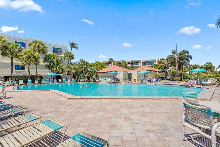 Exterior and Interior Photos 7564 Bayshore Dr, Apt 401 (24 of 26).jpg Exterior and Interior Photos 7564 Bayshore Dr, Apt 401 (24 of 26).jpg
