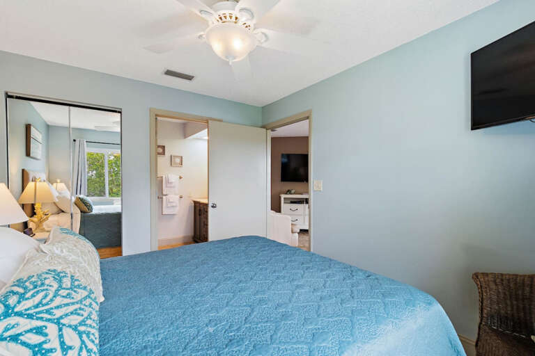 16-Exterior and Interior Photos 1515 Pinellas Bayway S A12 (16 of 25)