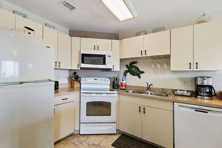 05-Exterior and Interior Photos 1515 Pinellas Bayway S A12 (5 of 25)