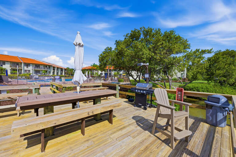15-web-or-mls-1515 Pinellas Bayway S #F65 - Exterior-25.jpg