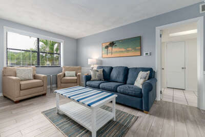 Friendly Native Retreat: 2BD|1BR| Walk to Beach! Friendly Native Retreat: 2BD|1BR| Walk to Beach!