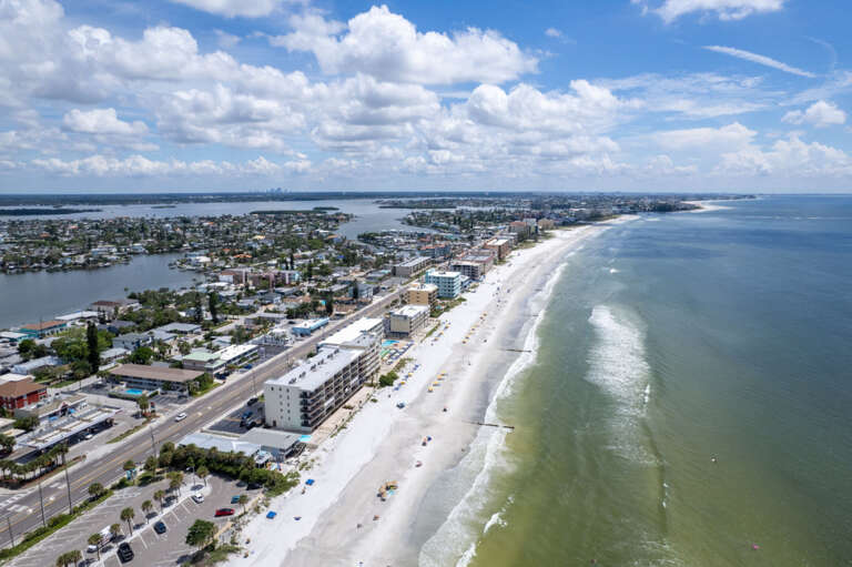 7-web-or-mls-Condo and Beach-0025.jpg