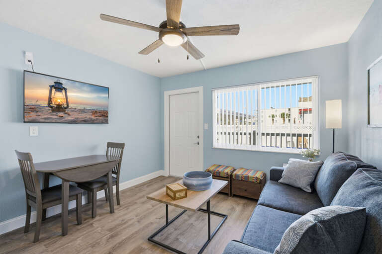 43-web-or-mls-14251 Gulf Blvd #7-4.jpg