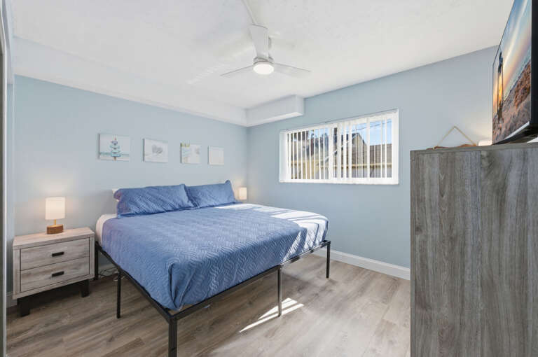 49-web-or-mls-14251 Gulf Blvd #7-5.jpg