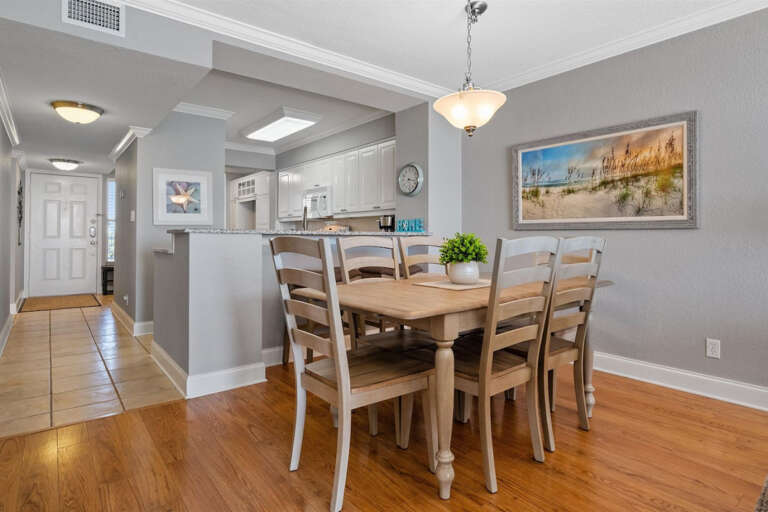 Dining Area Dining Area