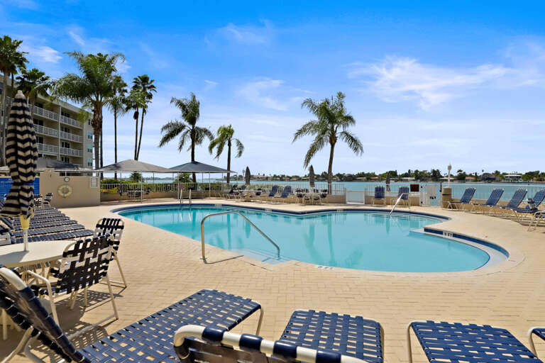 42-Pool 4.jpg 42-Pool 4.jpg