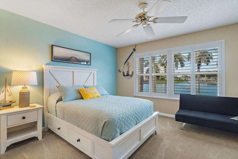 Guest Room with Double/ Full Size Bed