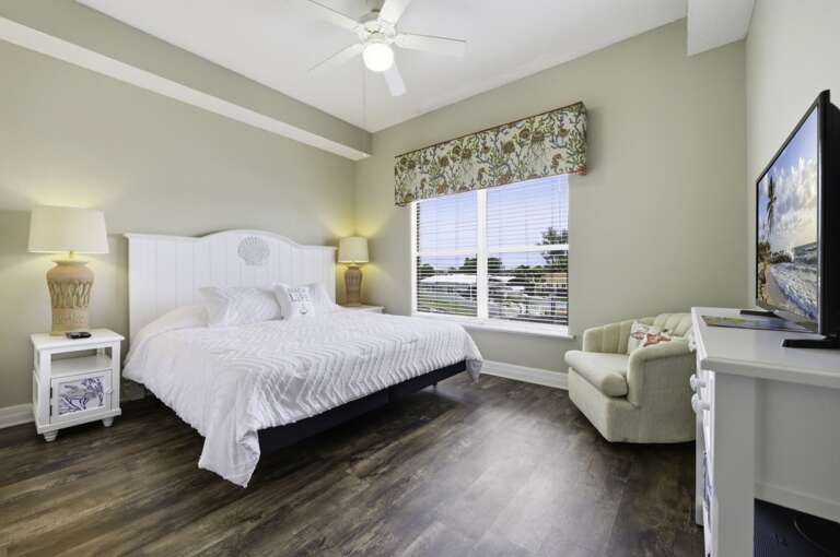 Master Bedroom with King Sized Bed.jpg