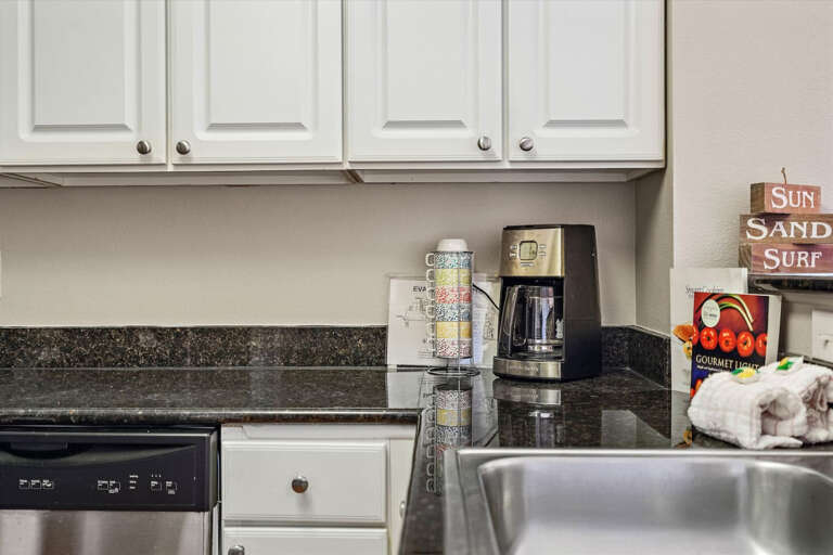 Standard Coffee Maker in Kitchecn Standard Coffee Maker in Kitchecn