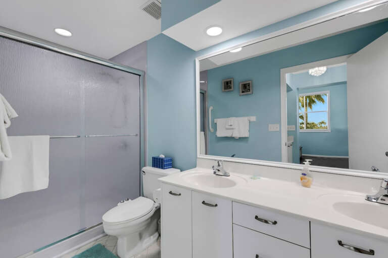 Master Bathroom Master Bathroom