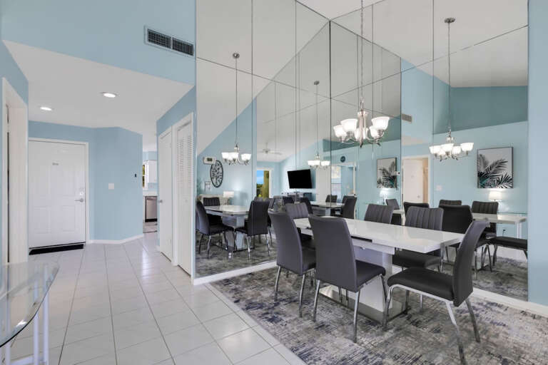 Dining Area Dining Area