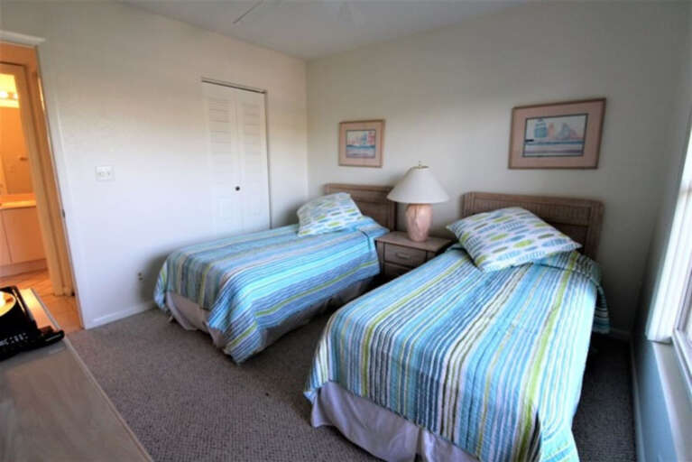 Guest Room with 2 Twin Beds