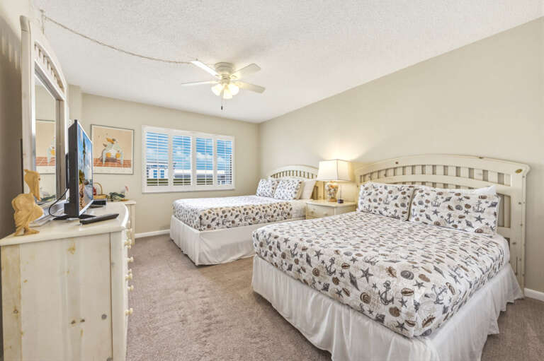 24-web-or-mls-20000 Gulf Boulevard #604-5.jpg