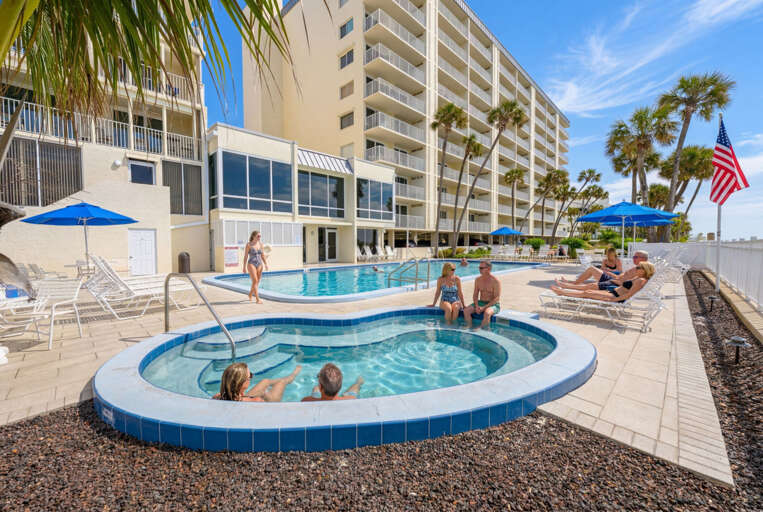 43-web-or-mls-20000 Gulf Boulevard #604 - Outdoor Area-4.jpg