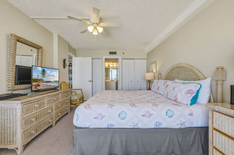 22-web-or-mls-20000 Gulf Boulevard #604-20.jpg