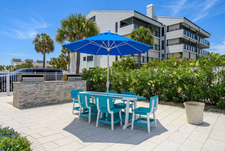 56-web-or-mls-20000 Gulf Boulevard #604 - Outdoor Area-14.jpg