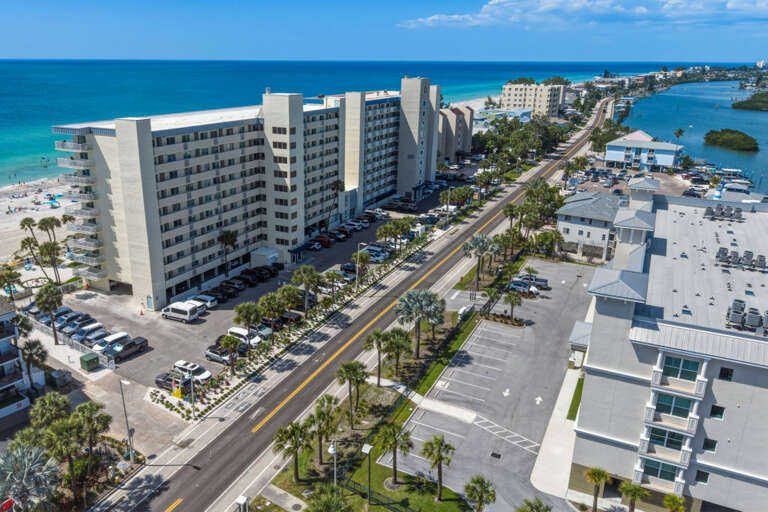 33-web-or-mls-20000 Gulf Boulevard #604-23.jpg
