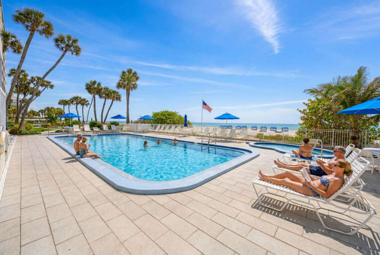45-web-or-mls-20000 Gulf Boulevard #604 - Outdoor Area-5.jpg