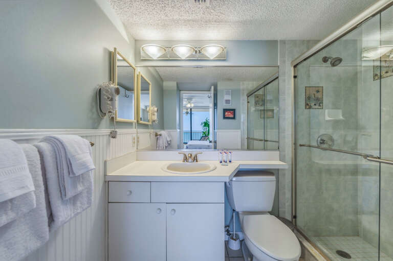 23-web-or-mls-20000 Gulf Boulevard #604-33.jpg