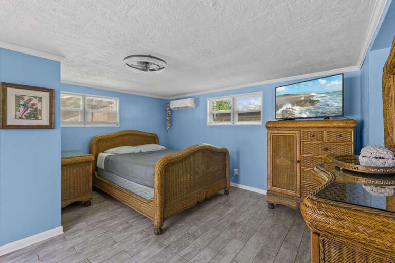 13-web-or-mls-8309 41st Ave N-11.jpg 13-web-or-mls-8309 41st Ave N-11.jpg