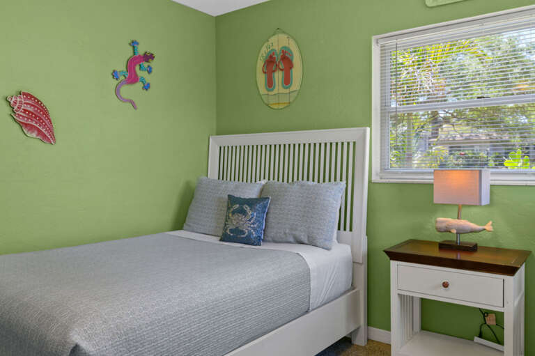 23-web-or-mls-8309 41st Ave N-21.jpg 23-web-or-mls-8309 41st Ave N-21.jpg