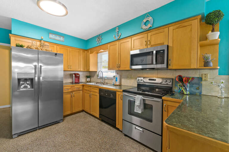 8-web-or-mls-8309 41st Ave N-6.jpg 8-web-or-mls-8309 41st Ave N-6.jpg