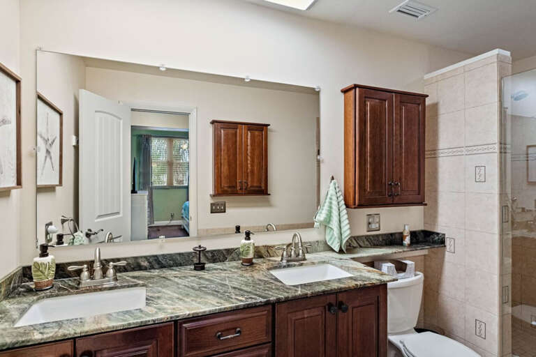 Master Bathroom Master Bathroom