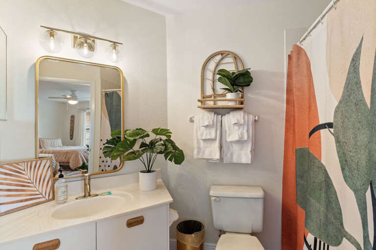 Guest Bathroom Guest Bathroom