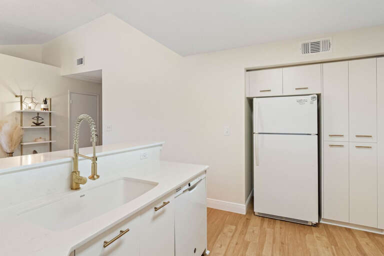 Kitchen 4 Kitchen 4