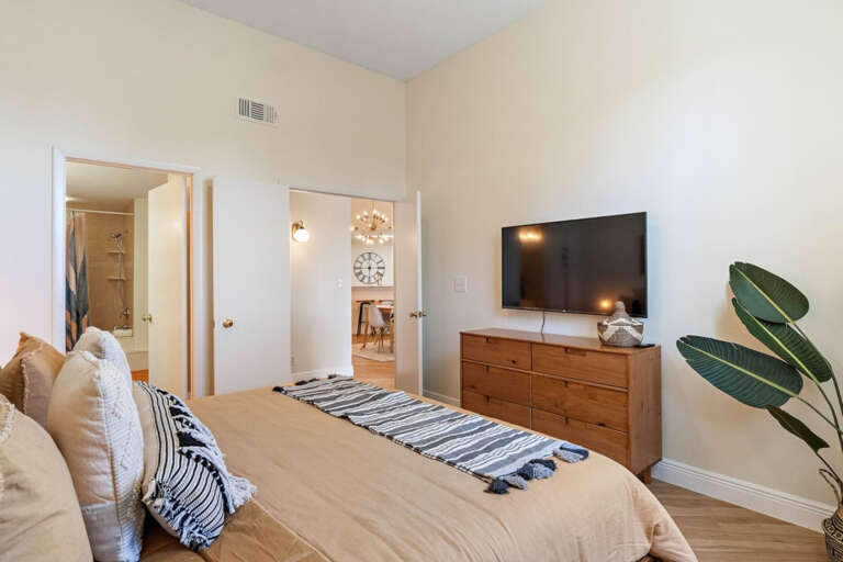 Master Bedroom Master Bedroom