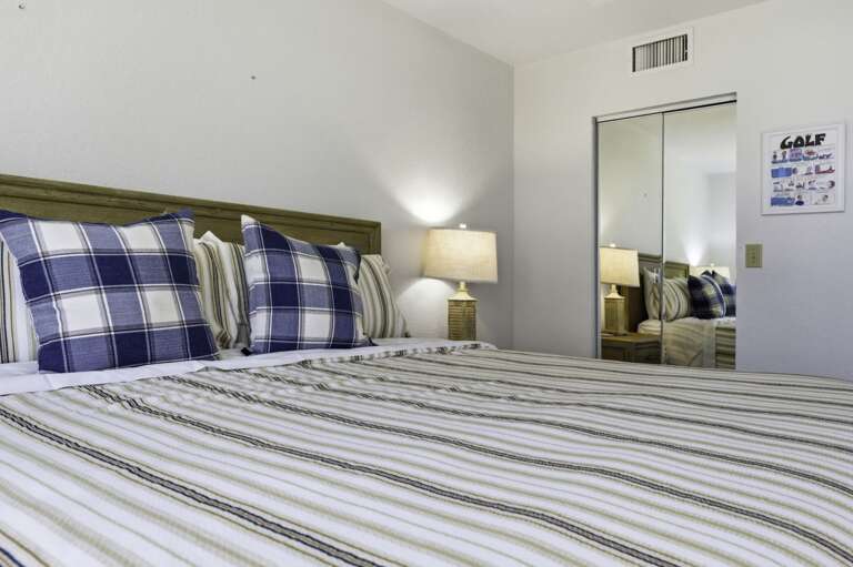 Primary Bedroom (3).jpg