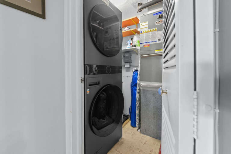 Staked in-unit Washer & Dryer Staked in-unit Washer & Dryer