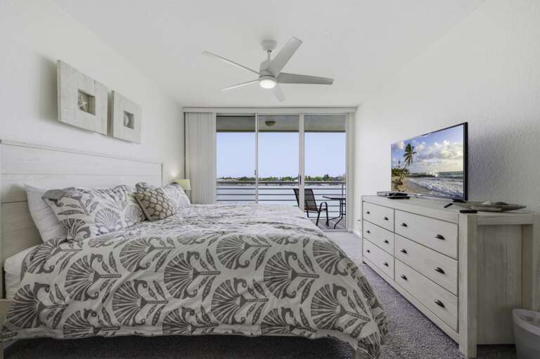 15-web-or-mls-6085 Bahia Del Mar Cir #469-10.jpg