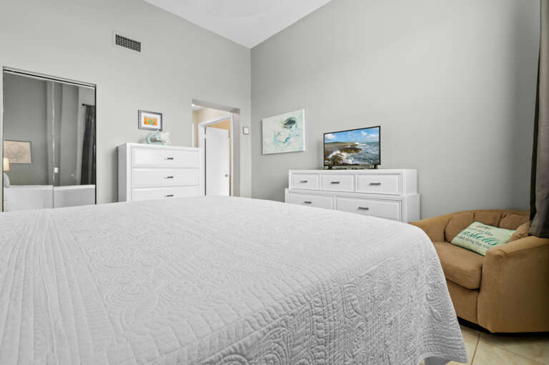 14-web-or-mls-6059 Bahia Del Mar Blvd S 240-8973.jpg