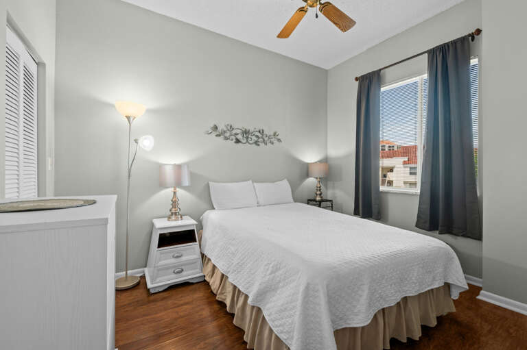 17-web-or-mls-6059 Bahia Del Mar Blvd S 240-8933.jpg