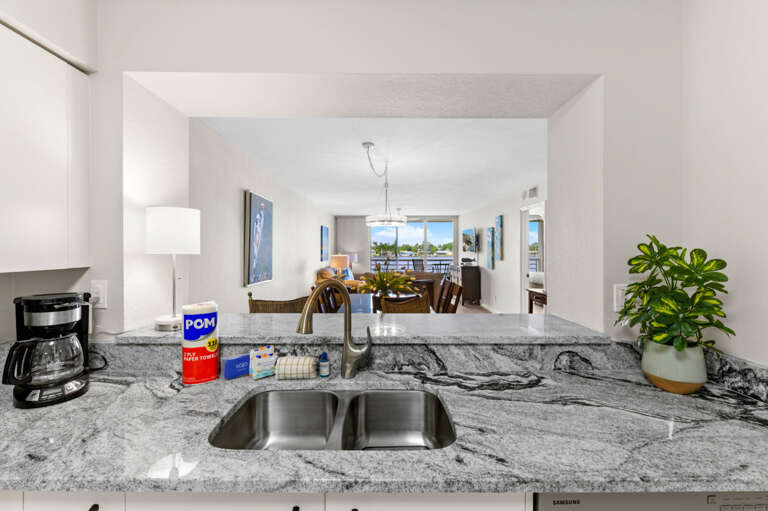 14-web-or-mls-6083 Bahia Del Mar Cir# 360-2729.jpg 14-web-or-mls-6083 Bahia Del Mar Cir# 360-2729.jpg