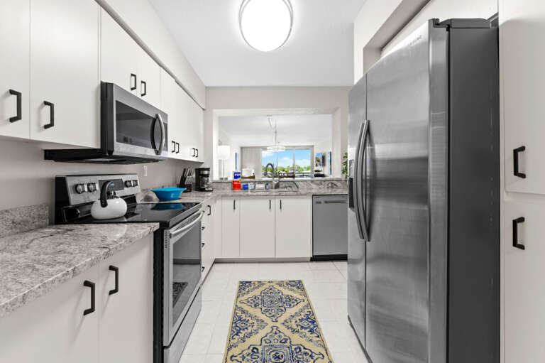 13-web-or-mls-6083 Bahia Del Mar Cir# 360-2724.jpg 13-web-or-mls-6083 Bahia Del Mar Cir# 360-2724.jpg