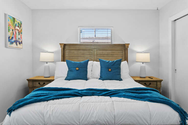 24-web-or-mls-7664 115th St-2409.jpg