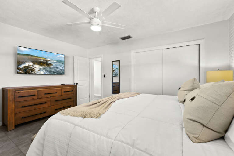 20-web-or-mls-7664 115th St-2389.jpg