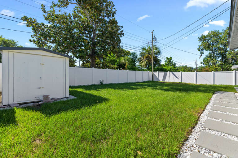 32-web-or-mls-7664 115th St-2441.jpg