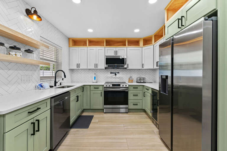 14-web-or-mls-7664 115th St-2359.jpg