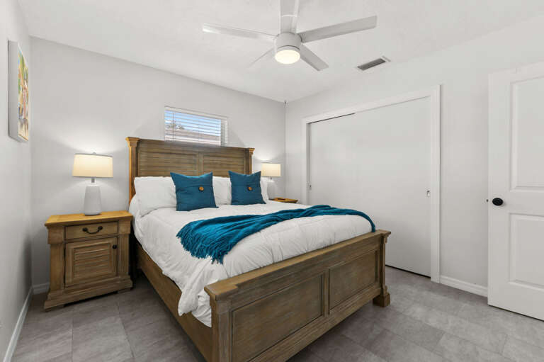 22-web-or-mls-7664 115th St-2399.jpg