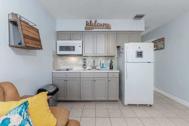 5-web-or-mls-14251 Gulf Blvd #12-5-2.jpg 5-web-or-mls-14251 Gulf Blvd #12-5-2.jpg