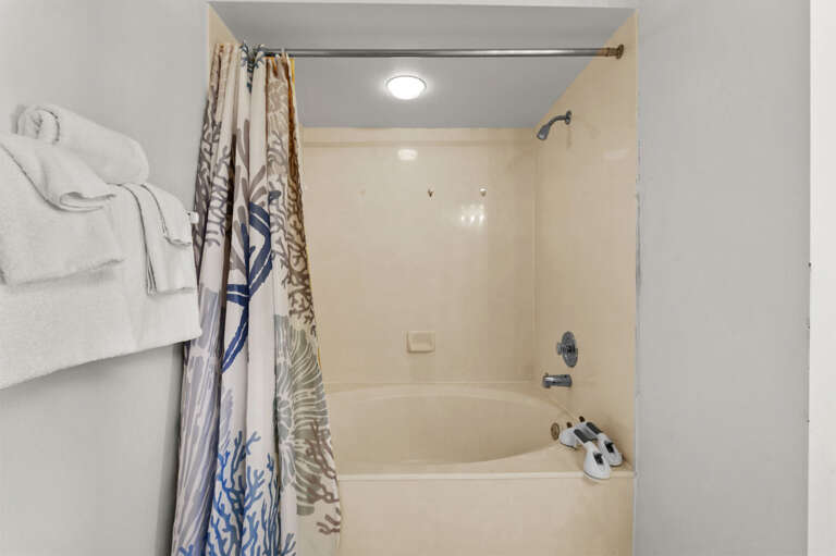 20-web-or-mls-6061 Bahia Del Mar Cir #543-30.jpg