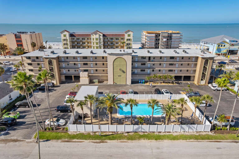 30-web-or-mls-14001 Gulf Blvd #304-27.jpg 30-web-or-mls-14001 Gulf Blvd #304-27.jpg