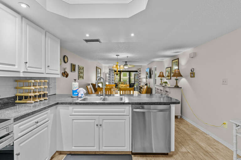 11-web-or-mls-14001 Gulf Blvd #304-10.jpg 11-web-or-mls-14001 Gulf Blvd #304-10.jpg