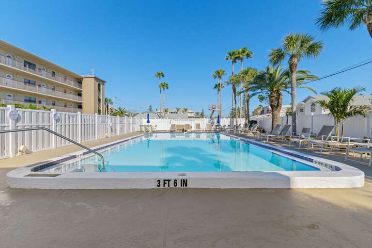 23-web-or-mls-14001 Gulf Blvd #304-23.jpg
