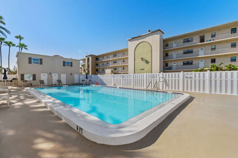 24-web-or-mls-14001 Gulf Blvd #304-22.jpg 24-web-or-mls-14001 Gulf Blvd #304-22.jpg