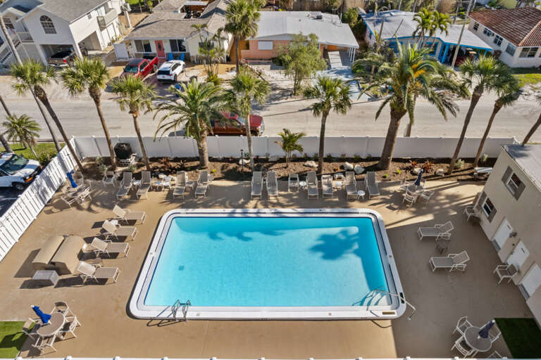 27-web-or-mls-14001 Gulf Blvd #304-29.jpg