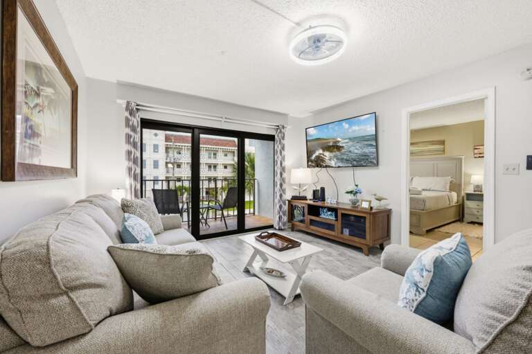 4-web-or-mls-14001 Gulf Blvd #304--4.jpg